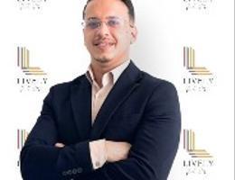 العميل Aymen Debbiche