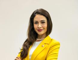العميل Sevgi Hughes