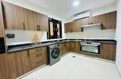 Apartment - 2 Bedrooms - 3 Bathrooms for rent in Al Azizia Street - Al Aziziyah - Doha