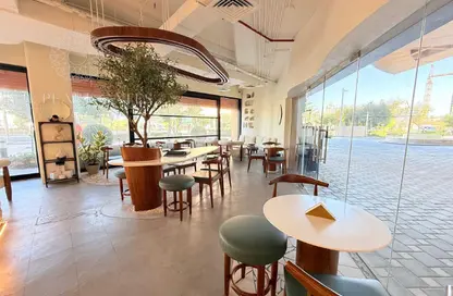 محل تجاري - استوديو - 1 حمام للايجار في لوسيل ريسيدينس - منطقة المارينا - الوسيل