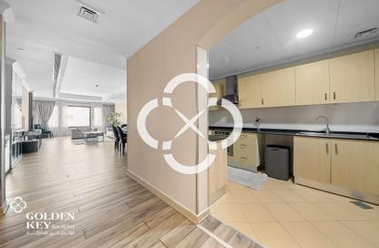 Apartment - 1 - 2 for sale in East Porto Drive - Porto Arabia - The Pearl Island - Doha