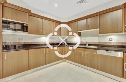 Apartment - 2 Bedrooms - 2 Bathrooms for rent in East Porto Drive - Porto Arabia - The Pearl Island - Doha