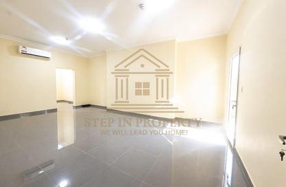 Apartment - 3 Bedrooms - 3 Bathrooms for rent in Anas Street - Fereej Bin Mahmoud North - Fereej Bin Mahmoud - Doha