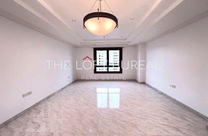 Apartment - 2 Bedrooms - 2 Bathrooms for rent in East Porto Drive - Porto Arabia - The Pearl Island - Doha