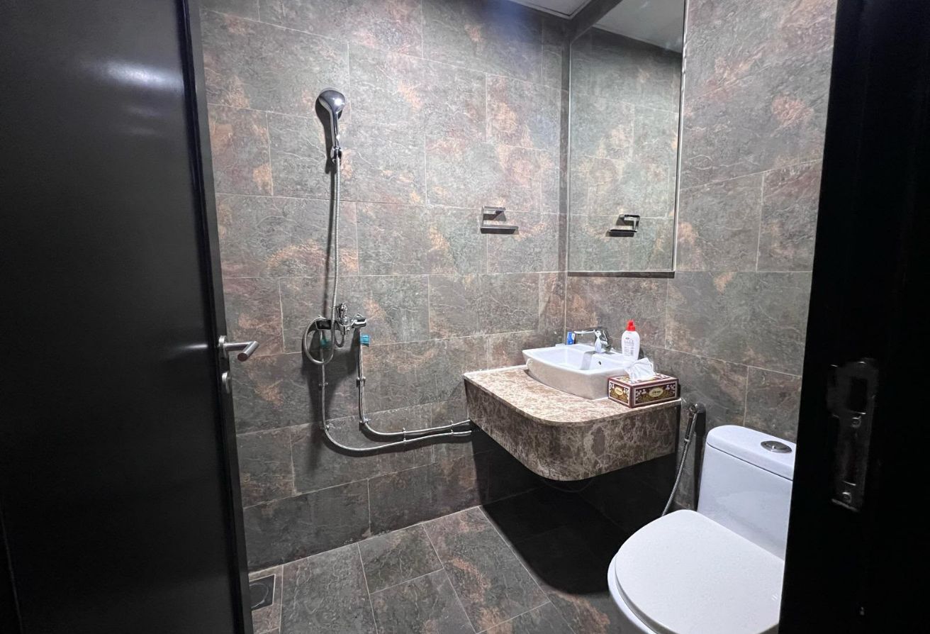 LIMITED OFFER LUXURY 1BEDROOM FULLY FURNISHED thumbnail 7