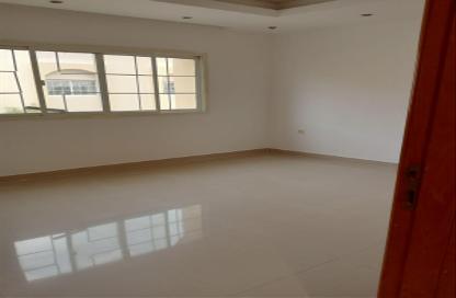 مجمع سكني - 3 غرف نوم - 4 حمامات للايجار في شارع الوعب - الوعب - الدوحة