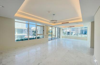 Duplex - 4 Bedrooms - 6 Bathrooms for sale in Gewan Island - The Pearl Island - Doha
