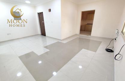Apartment - 1 - 1 for rent in Umm Ghwailina Comm - Umm Ghuwalina - Umm Ghuwailina - Doha