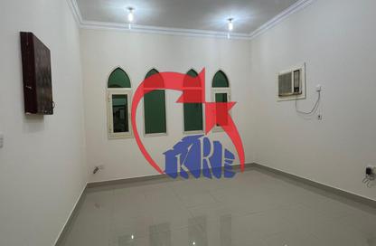 Apartment - 1 - 2 for rent in Salaja Street - Doha Al Jadeed - Doha Apartment - 1 - 2 for rent in Salaja Street - Doha Al Jadeed - Doha
