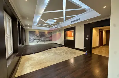 شقة - 3 غرف نوم - 4 حمامات للايجار في طريق بورتو الشرقي - بورتو أرابيا - جزيرة اللؤلؤة - الدوحة