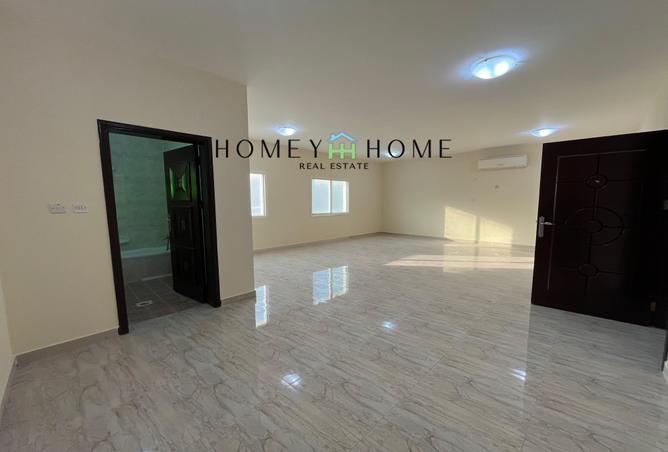 785247 - Property Image 2