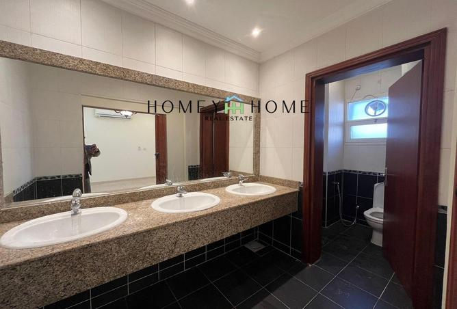 804932 - Property Image 3