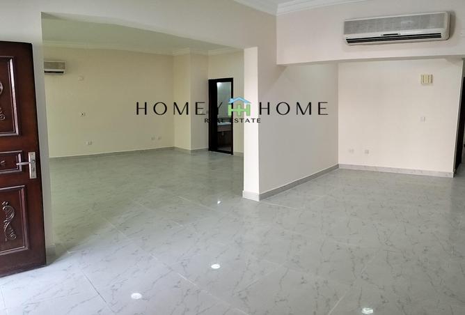 805469 - Property Image 2