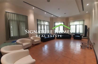 مجمع سكني - 4 غرف نوم - 5 حمامات للايجار في شارع المطار القديم - طريق المطار القديم - الدوحة