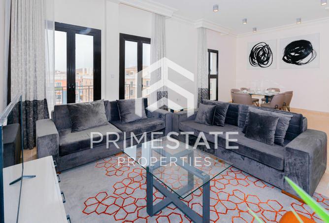 827208 - Property Image 2