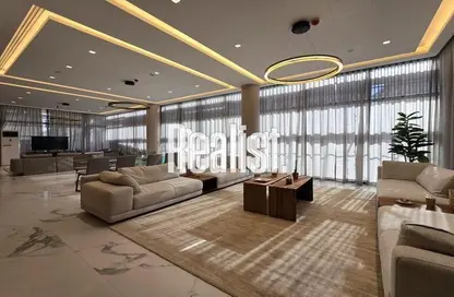 فيلا - 6 غرف نوم - 8 حمامات للبيع في حي الفيلات - جزيرة اللؤلؤة - الدوحة