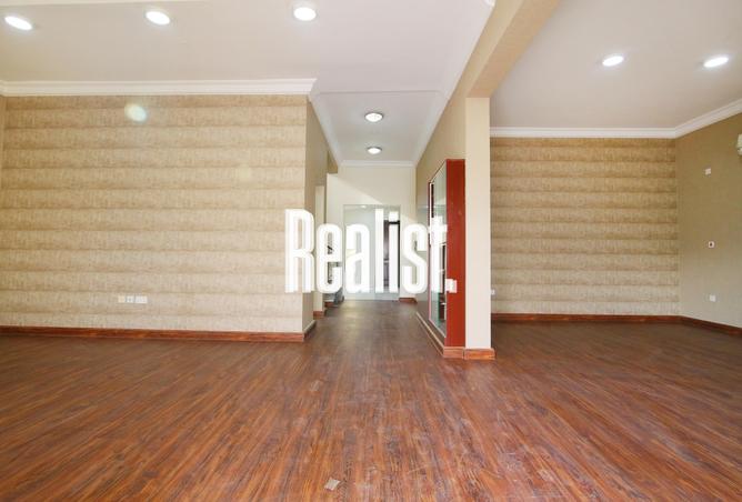 814142 - Property Image 2