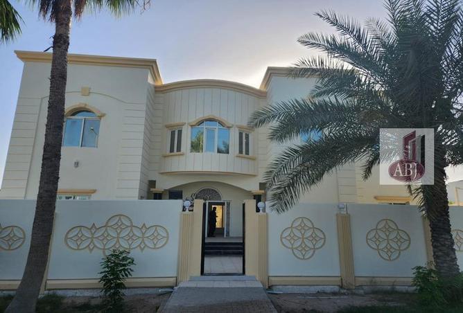 824021 - Property Image 3