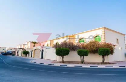 Villa - 5 Bedrooms - 4 Bathrooms for rent in Street 871 - Al Duhail South - Al Duhail - Doha Villa - 5 Bedrooms - 4 Bathrooms for rent in Street 871 - Al Duhail South - Al Duhail - Doha
