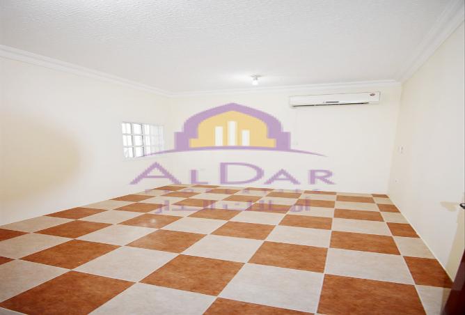 932353 - Property Image 3