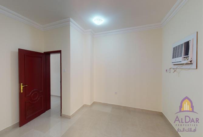 854833 - Property Image 2