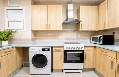 Apartment - 3 Bedrooms - 3 Bathrooms for rent in Les Roses Executive Apartments 3 - Al Mansoura - Doha Apartment - 3 Bedrooms - 3 Bathrooms for rent in Les Roses Executive Apartments 3 - Al Mansoura - Doha