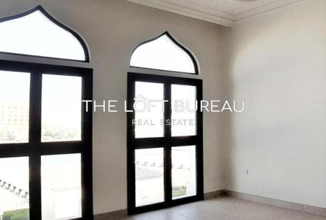 821985 - Property Image 3