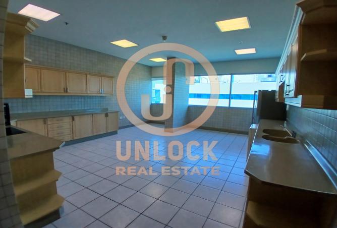 803744 - Property Image 3