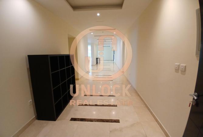 803744 - Property Image 2