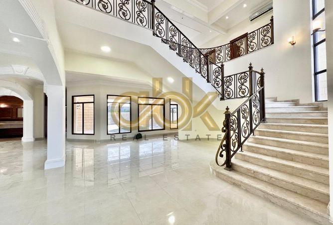 889909 - Property Image 2