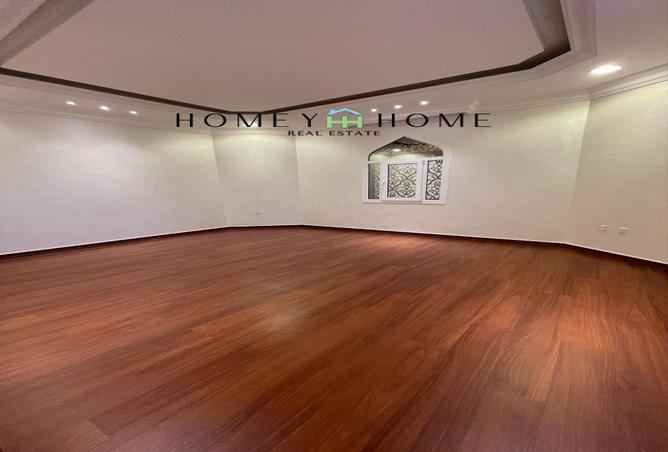 814901 - Property Image 3