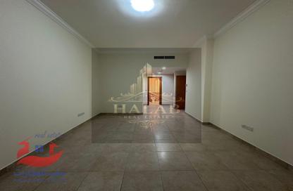 Apartment - 3 Bedrooms - 5 Bathrooms for rent in Tower 10 - Abraj Quartiers - The Pearl Island - Doha