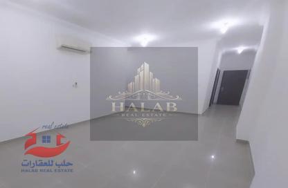 شقة - 2 غرف نوم - 2 حمامات للايجار في مركز الأعمال غانم - فريج بن محمود- جنوب - فريج بن محمود - الدوحة