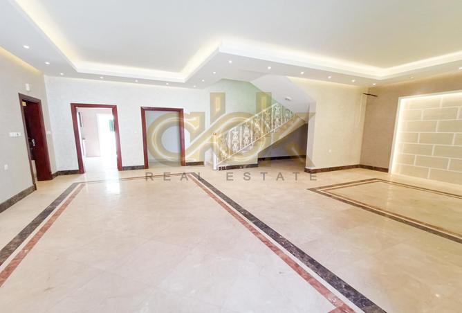 953682 - Property Image 2