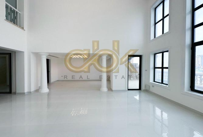 972910 - Property Image 2