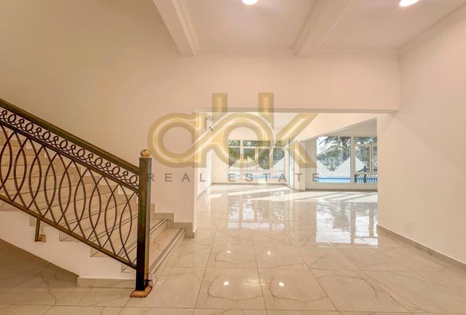 979234 - Property Image 2