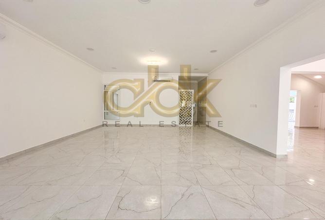 979234 - Property Image 3