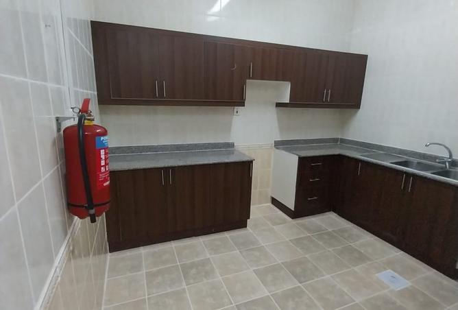 828430 - Property Image 3