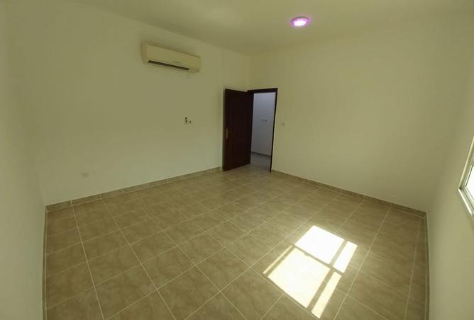 828430 - Property Image 2