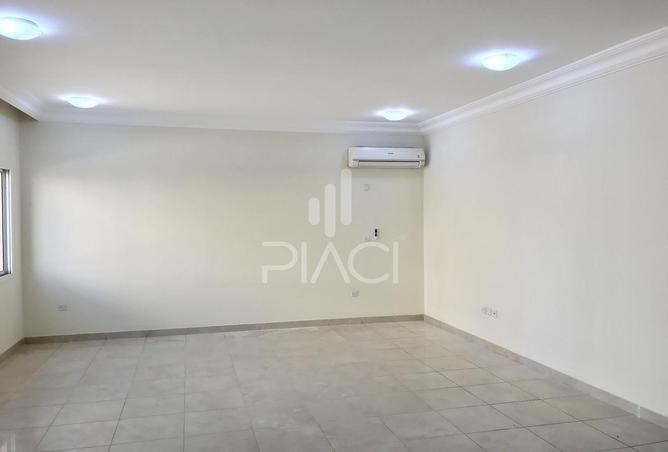 618183 - Property Image 2