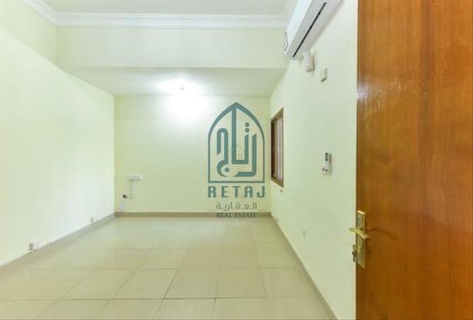 504380 - Property Image 2