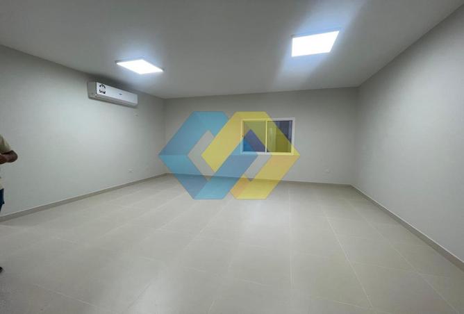 805982 - Property Image 2