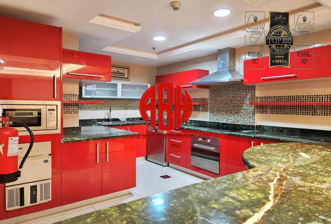 911989 - Property Image 2