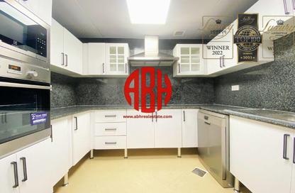 Duplex - 3 Bedrooms - 4 Bathrooms for rent in Al Shatt Street - West Bay - Doha