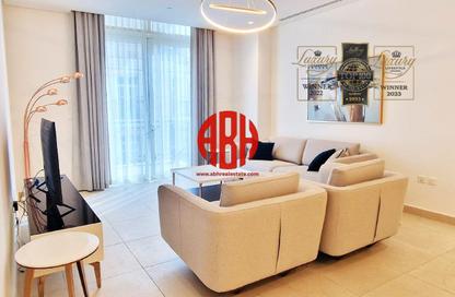 Apartment - 1 Bedroom - 2 Bathrooms for rent in The Garden - Floresta Gardens - The Pearl Island - Doha