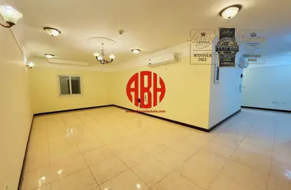 شقة - 3 غرف نوم - 4 حمامات للايجار في شارع انس - فريج بن محمود الشمالي - فريج بن محمود - الدوحة