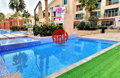 Townhouse - 2 Bedrooms - 3 Bathrooms for rent in Abraj Bay - Abraj Quartiers - The Pearl Island - Doha