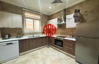 مجمع سكني - 3 غرف نوم - 4 حمامات للايجار في شارع الوعب - الوعب - الدوحة