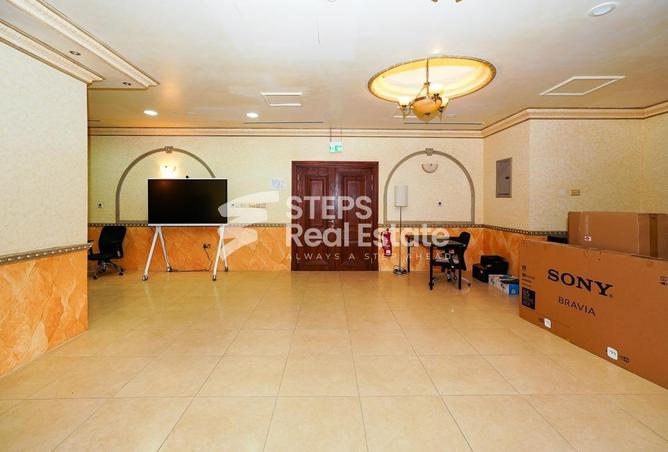 956755 - Property Image 2