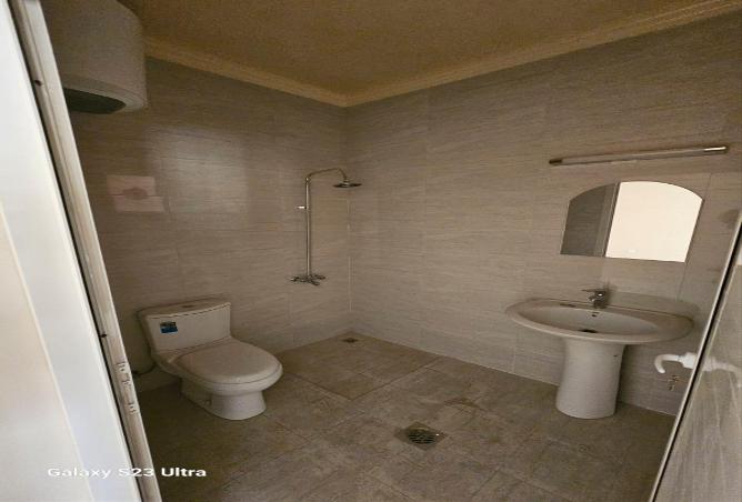 881218 - Property Image 2